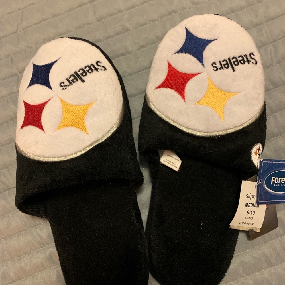 Steelers slippers men’s size medium 9/10